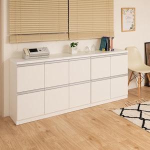 スタイリッシュデザインのスクエアキャビネットの商品写真