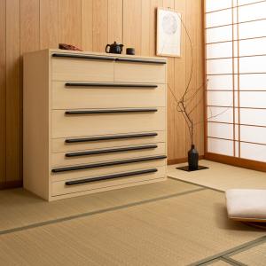 洋室にも置けるモダンデザインの桐箪笥の商品写真