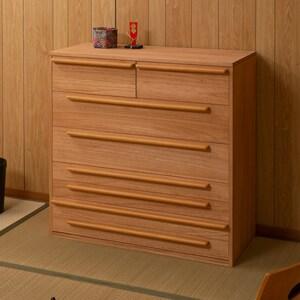 洋室にも置けるナチュラルデザインの桐箪笥の商品写真