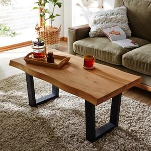 重厚感のあるオーク材のリビングテーブルの商品写真