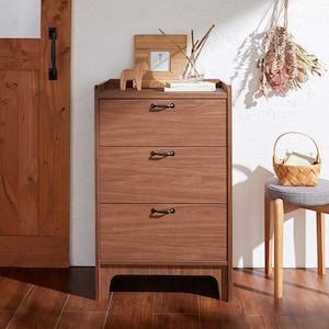 シンプルで馴染みのいいリビングチェストの商品写真