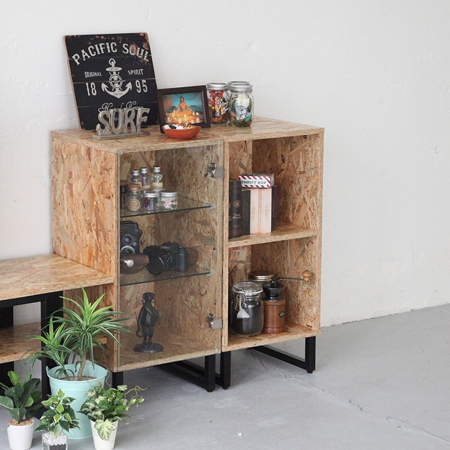 西海岸テイストのオープンラックの商品写真