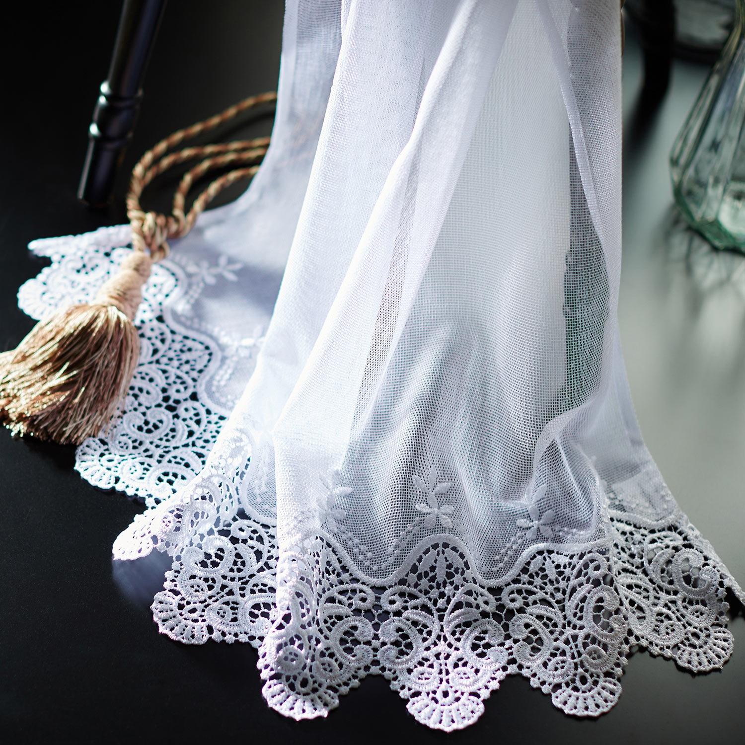 大胆なスカラップデザインのトルコ刺繍のカフェカーテンの商品写真