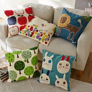 ブークレ刺繍のクッションカバーの商品写真