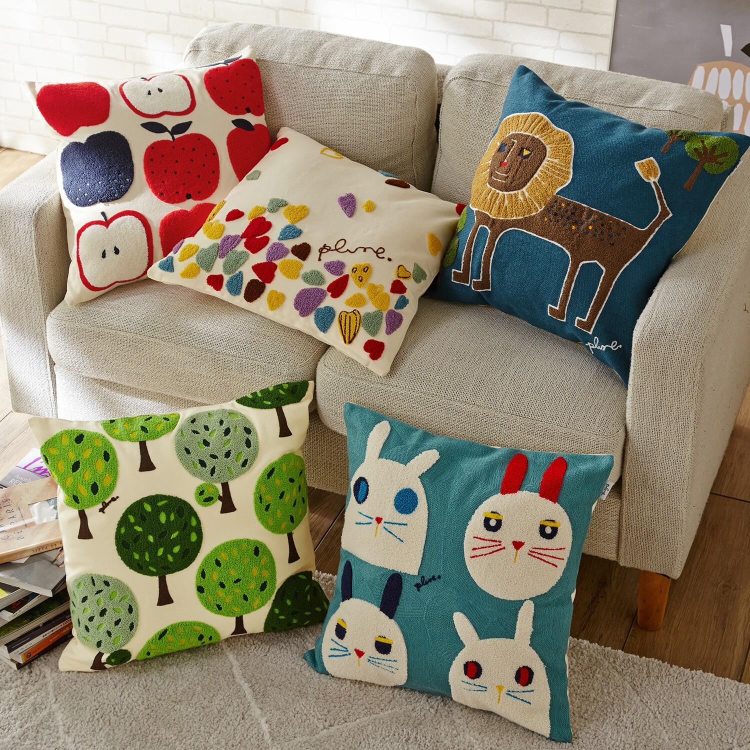 ブークレ刺繍のクッションカバーの商品写真