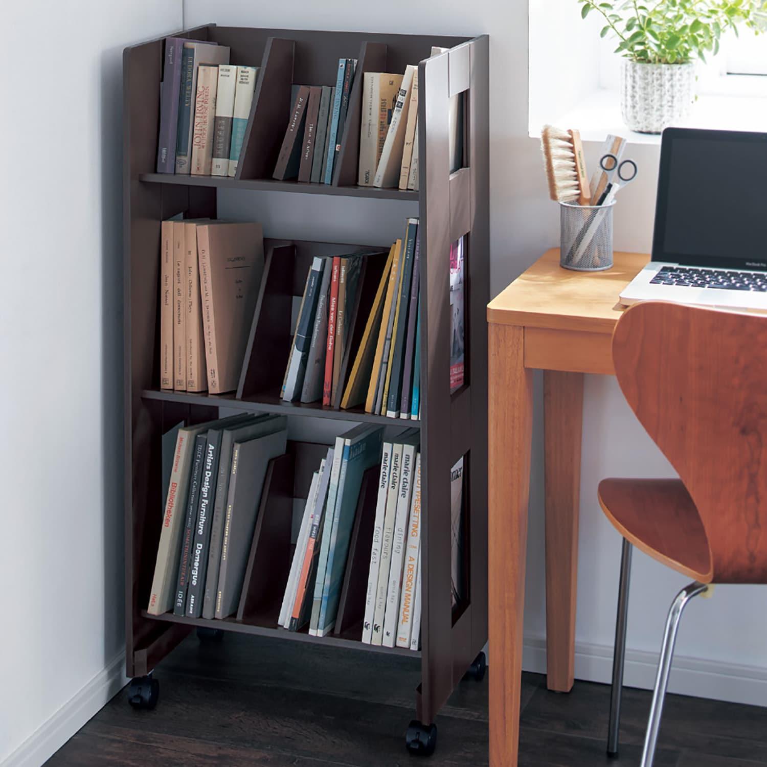 【タイムセール】 本が見やすくとりやすいキャスター付きマガジンラックの商品写真