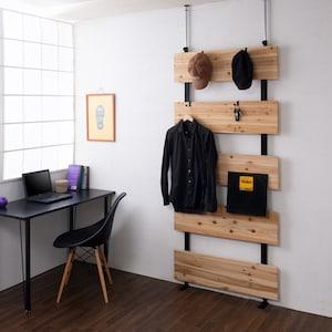 塩系インテリアに馴染む突っ張り壁面ラックの商品写真