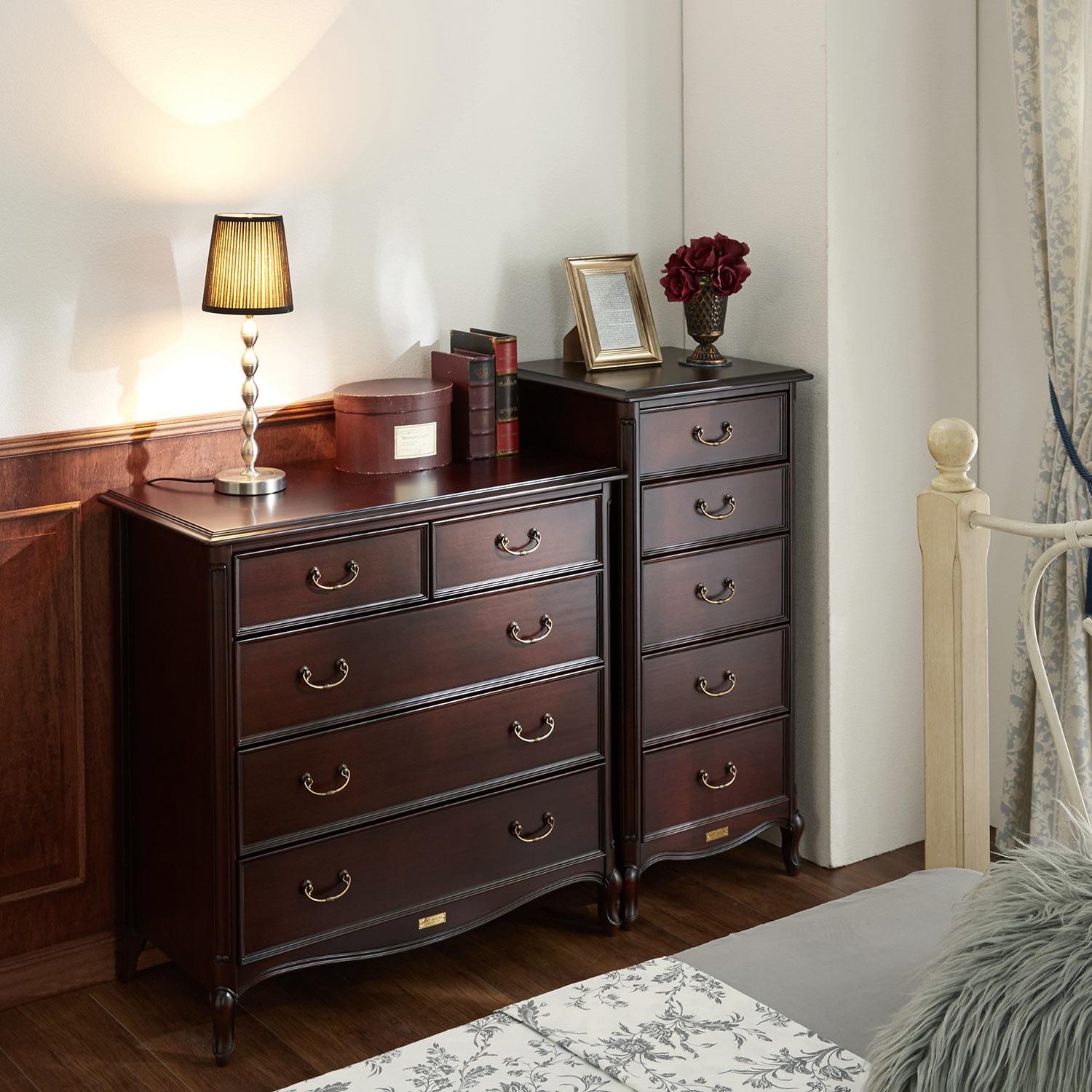 ブリティッシュクラシック調の猫脚チェストの商品写真