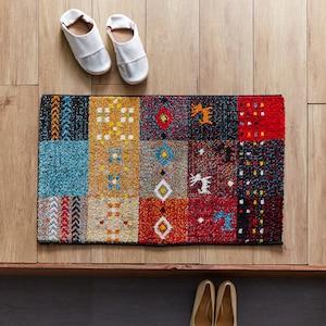 ギャッベ風ブロック柄のウィルトン織り玄関マットの商品写真