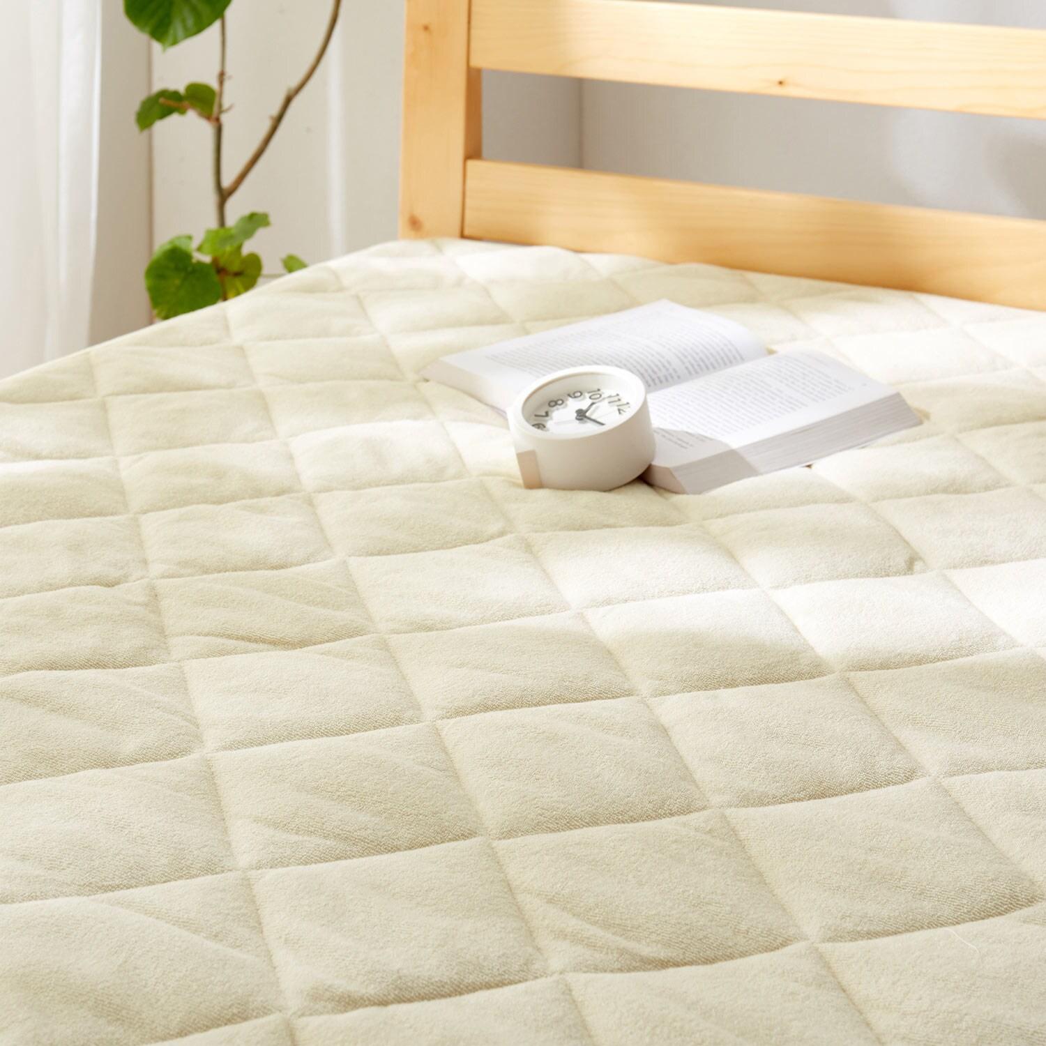 キッズ布団用綿素材を使用したソフトパイルの敷きパッドの商品写真