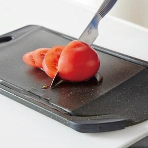 両面使いできる抗菌加工まな板【食材も移しやすい】の商品写真