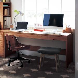 あたたかみのあるアルダー材のパソコンデスクの商品写真