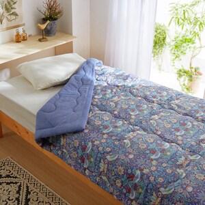 いちご泥棒柄の肌掛け布団の商品写真