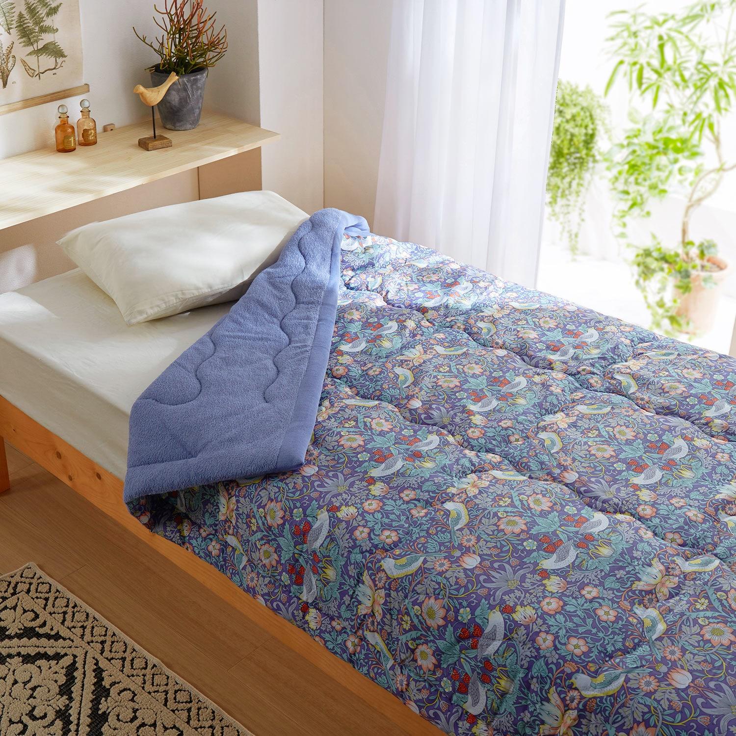 いちご泥棒柄の肌掛け布団の商品写真