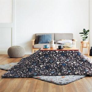 【ふっくらタイプ】北欧調デザインの撥水リバーシブルこたつ布団掛け敷きセット「ミッキーモチーフ」の商品写真