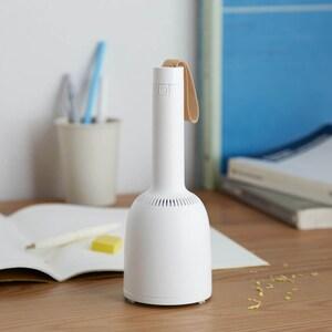 吊るせるコンパクト卓上掃除機&毛玉取り器の商品写真