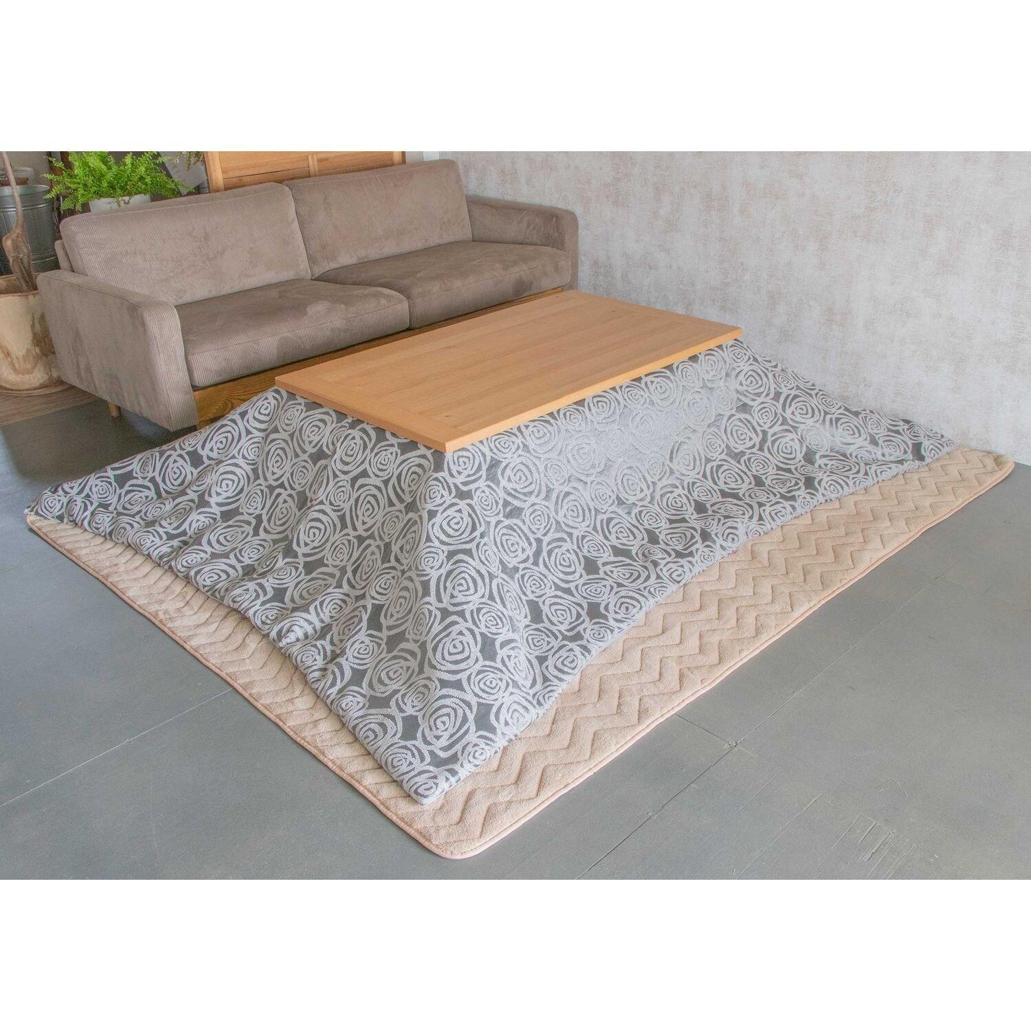 フラワー柄のこたつ布団の商品写真