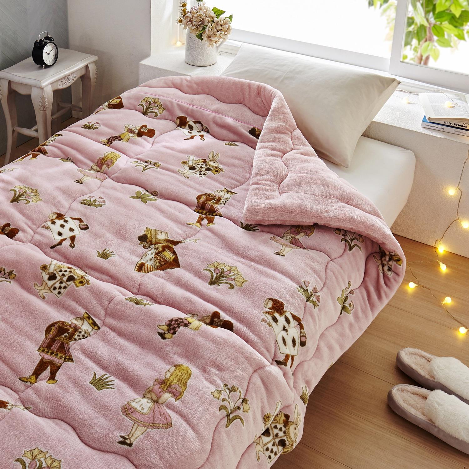 アリス柄のマイクロファイバー中わた入り毛布の商品写真