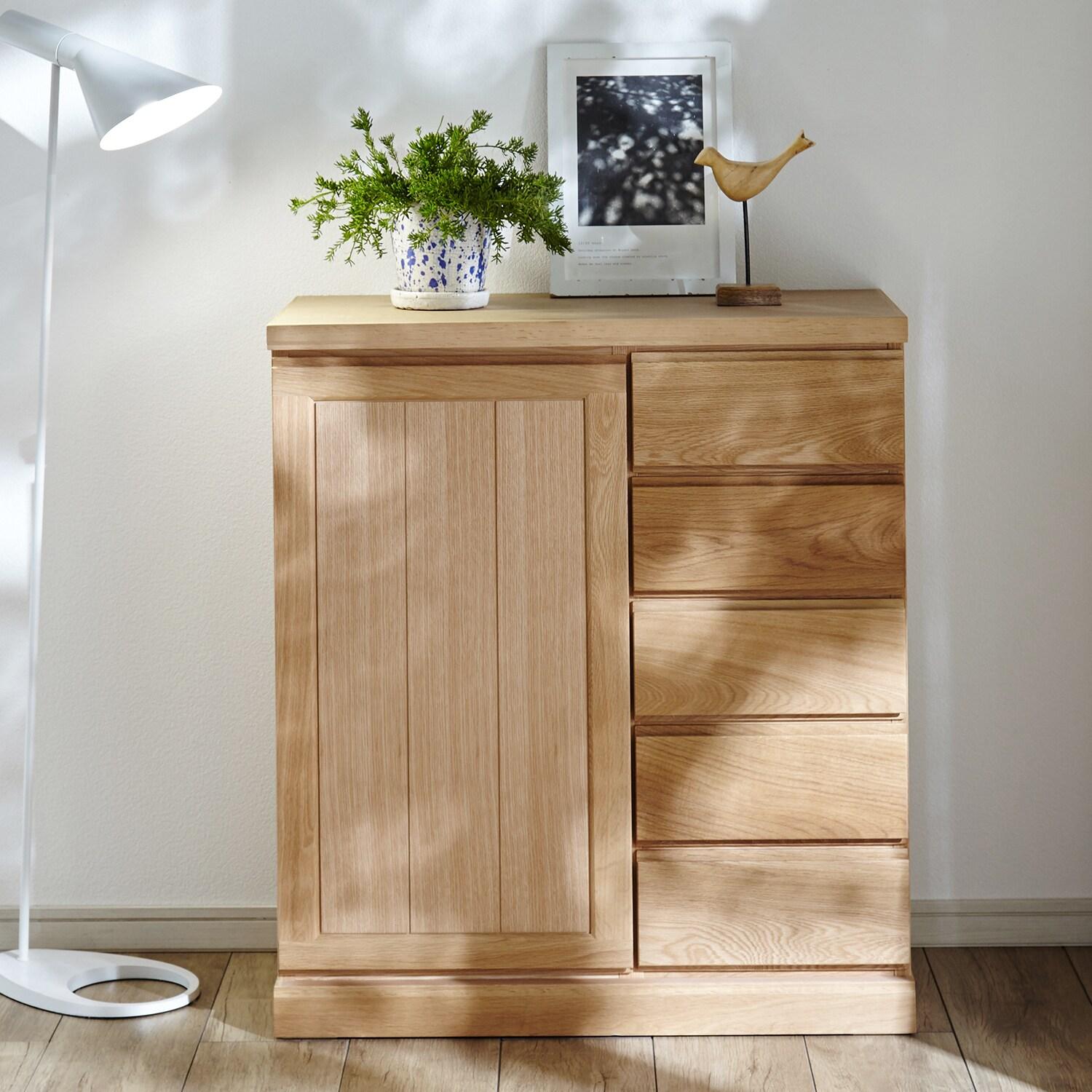 【北海道旭川産】ナラ材を贅沢に使用した開戸の板扉キャビネットの商品写真