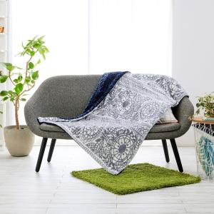 北欧デザインの中わた入りリバーシブル毛布の商品写真