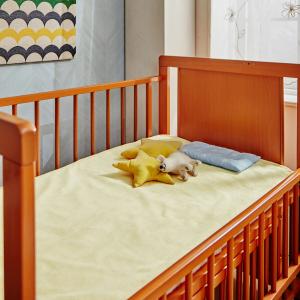 プレミアムマイクロファイバーのあったか防水シーツ(ベビー)の商品写真