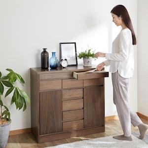 ウォルナット材のリビングキャビネットの商品写真