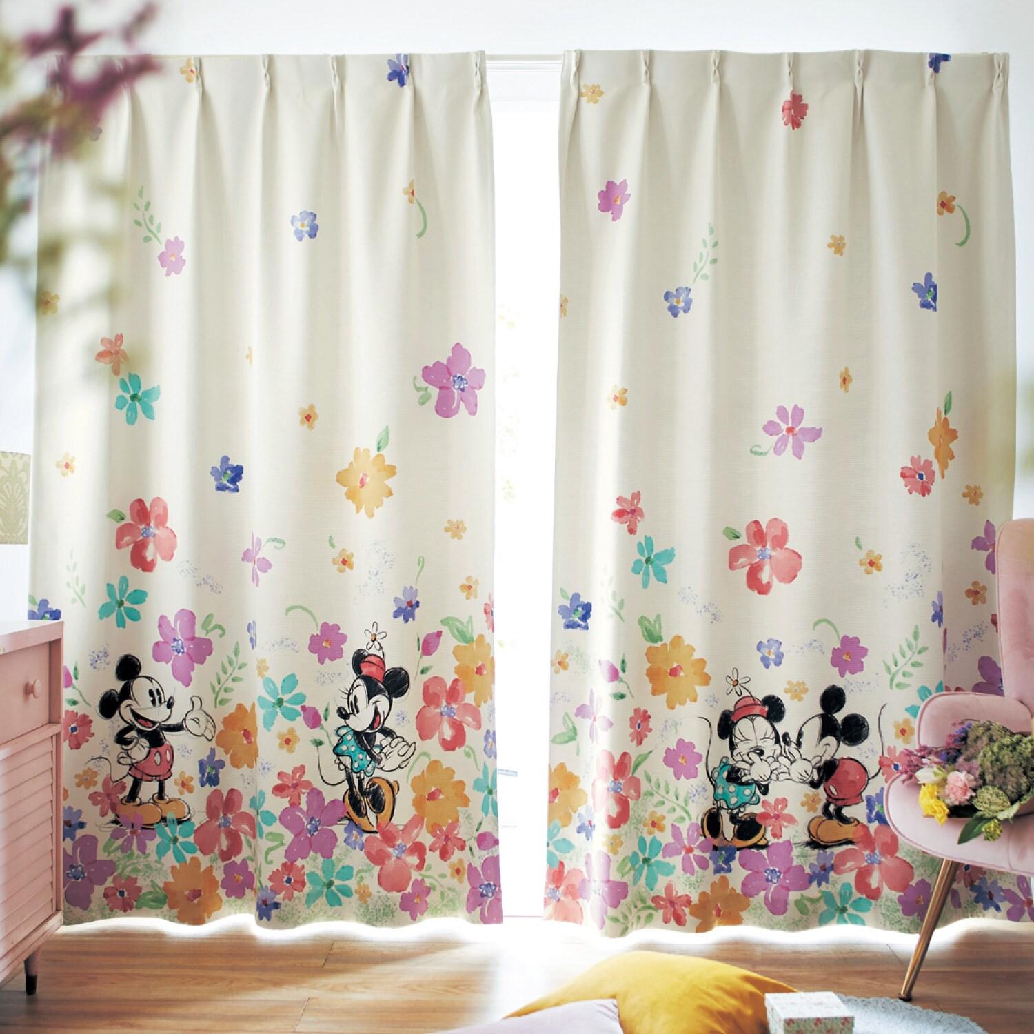 一枚絵のような遮光カーテン「ミッキー&ミニー」の商品写真
