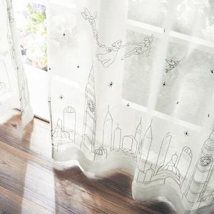 贅沢刺繍のレースカーテン「ティンカー・ベル」の商品写真