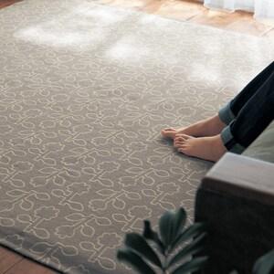 やわらかな肌触りのシェニール織風ラグの商品写真