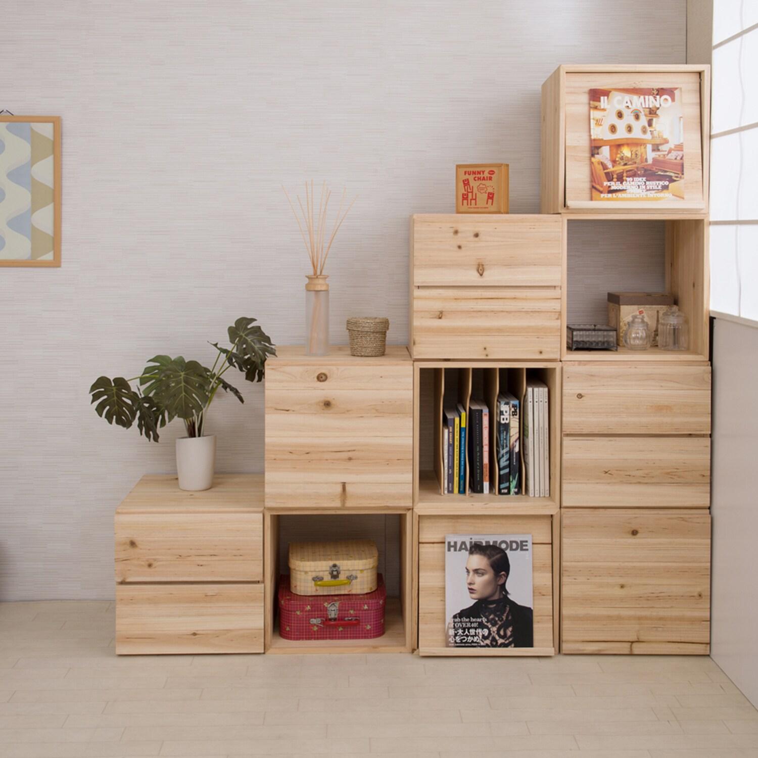 組み合わせてキャビネットになるキューブボックスの商品写真