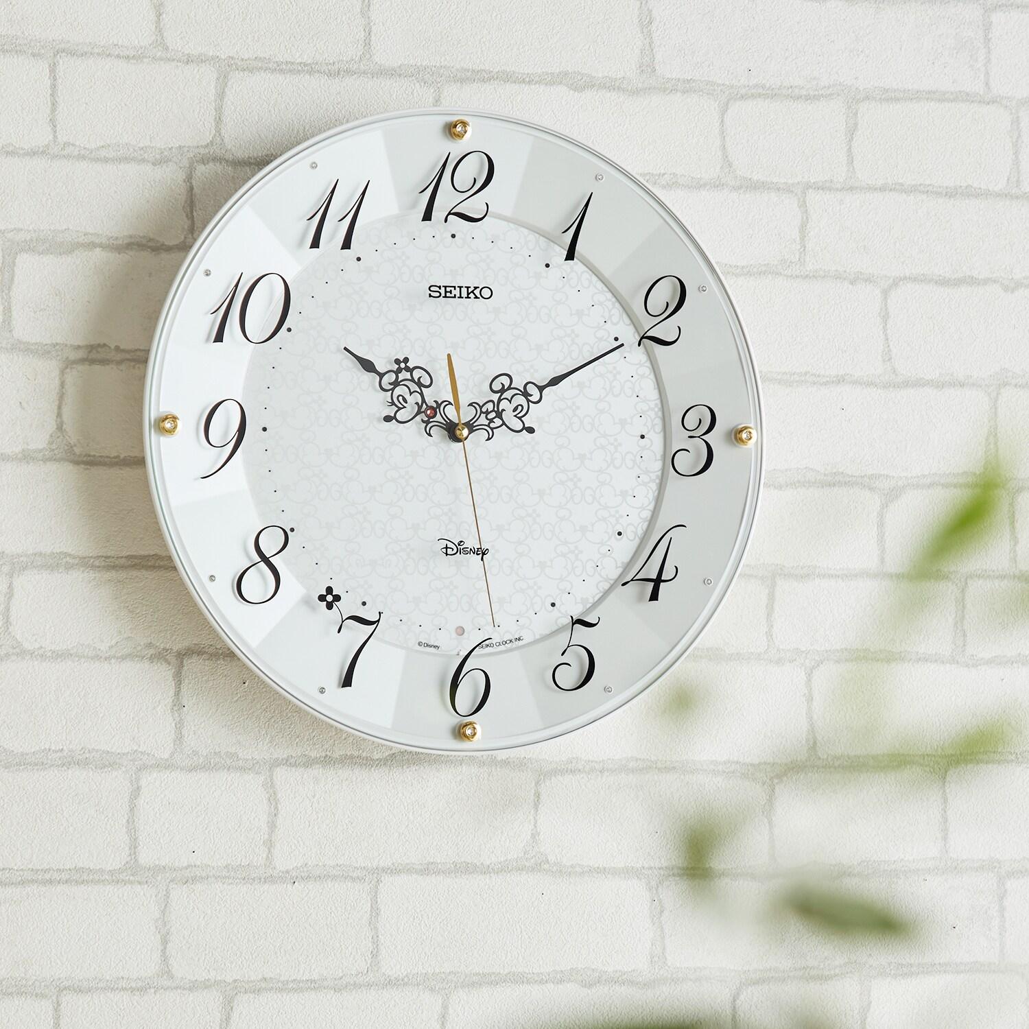 電波掛け時計「ミッキー&ミニー」の商品写真