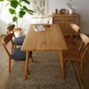 オークの無垢材を贅沢に使用したダイニングテーブルの商品写真