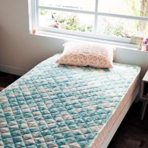 ソフトダブルガーゼの敷きパッド"パリのお花"「ミニラボ」の商品写真