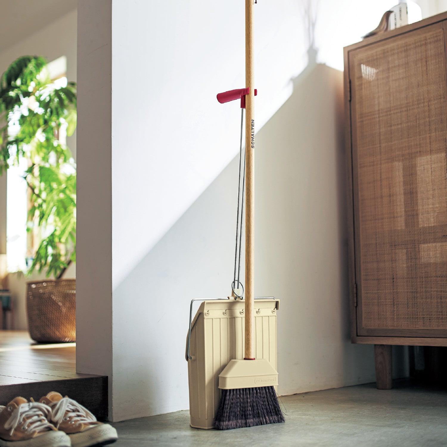 インテリアに馴染むほうき&柄付きちりとりセット[日本製]の商品写真