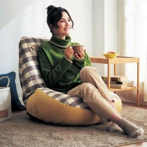 折りたためるふわふわ座椅子「くまのプーさん」の商品写真