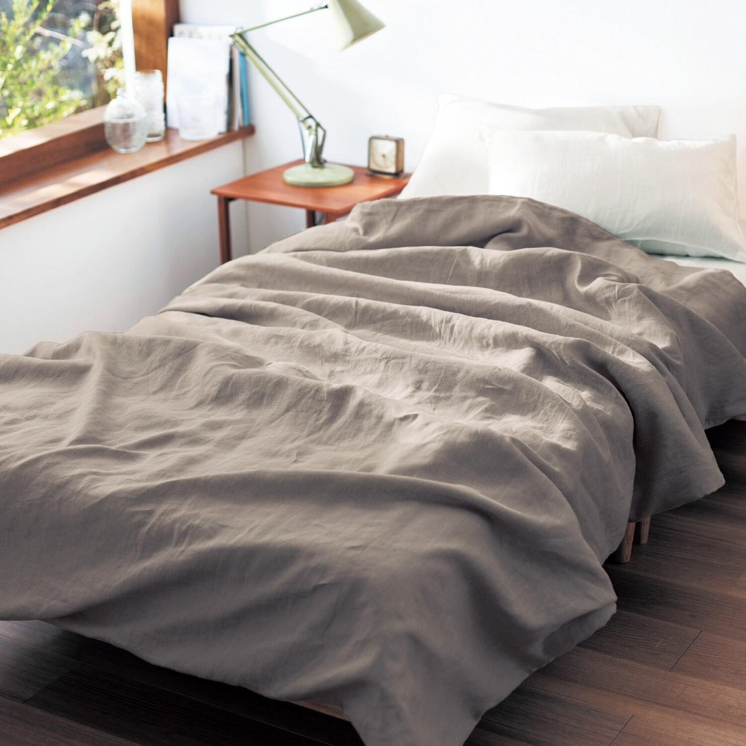 掛け布団カバーにもなるフレンチリネンのキルトケットの商品写真