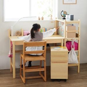 奥行を変更できるライト付き学習机セットの商品写真