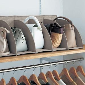 除湿シート付き 仕分けして取り出しやすいバッグ収納 【ホコリよけカバー付き】の商品写真