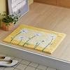 お花柄がお出迎えしてくれる玄関マットの商品写真