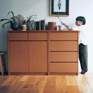 角にまるみをつけたリビングキャビネットの商品写真