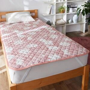 トロピカル柄の冷感敷きパッドの商品写真