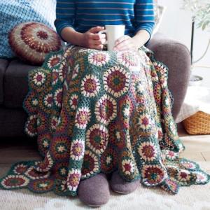 手編みのクロッシェひざかけの商品写真