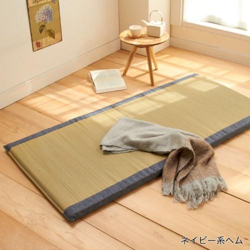 たっぷりボリュームのい草ごろ寝マットの商品写真