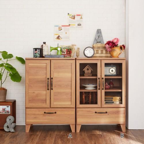 レトロカントリー風キャビネットの商品写真