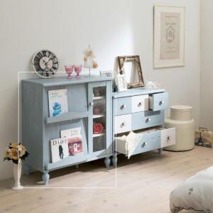 フレンチシャビー風フラップガラスキャビネットの商品写真