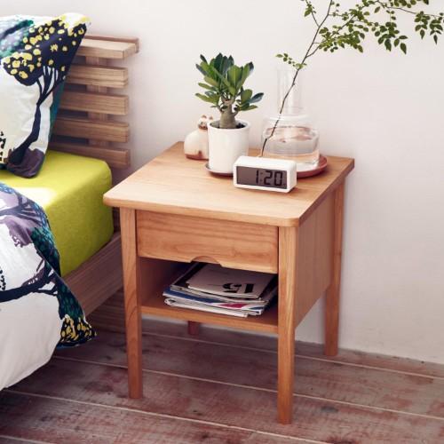 アルダー材の引出し付きベッドサイドテーブルの商品写真