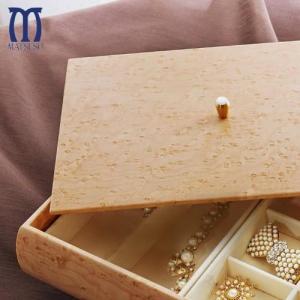 バーズアイメープル材を使ったアクセサリーケース・ジュエリーボックス"SHINBEY"の商品写真