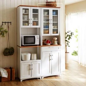 高さのあるフレンチカントリー調カップボード