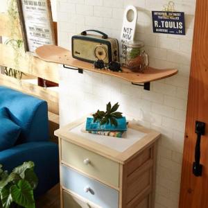 スケートボードの壁掛けラックの商品写真