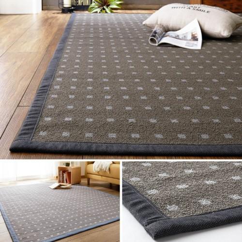 折りたたんで収納できる綿混ジャガードラグ(ポルカドット)の商品写真